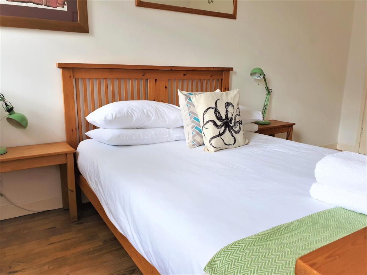 Canongate - Spacious And Historic 2 Bed Flat On Royal Mile Leilighet Edinburgh Eksteriør bilde