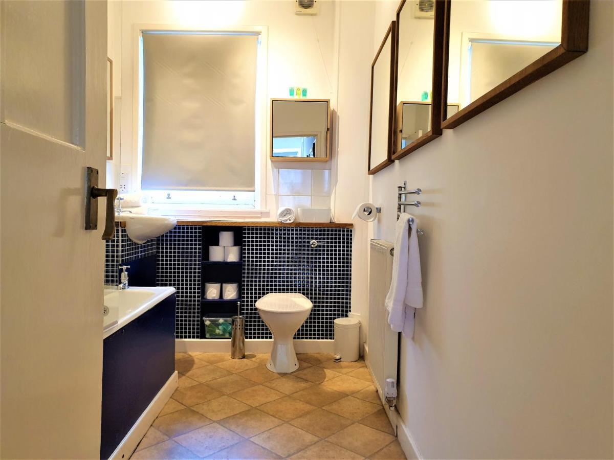 Canongate - Spacious And Historic 2 Bed Flat On Royal Mile Leilighet Edinburgh Eksteriør bilde